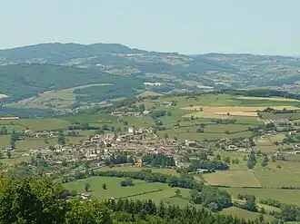 Village de Tramayes vu depuis le signal de la Mère Boitier (758 m), au sud.