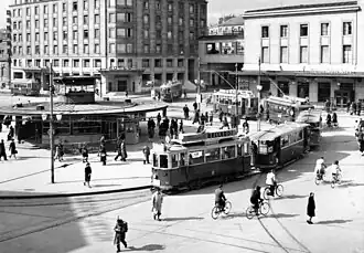 1945