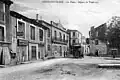 Motrice  d'origine, non vestibulée, vue au terminus de la place de la Mairie de Castelnau-le-Lez dans les années 1910.