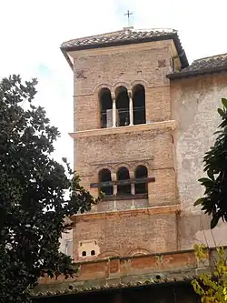 Le campanile.