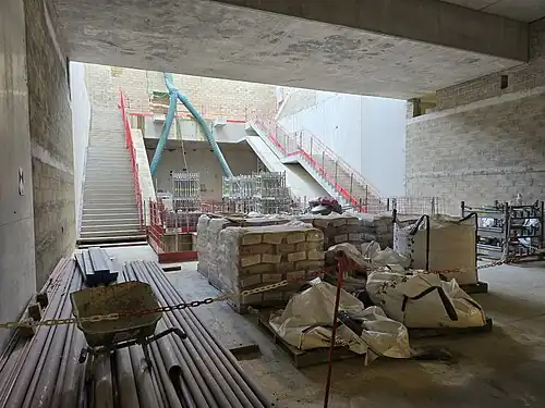 Escalier central.