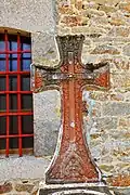 Tressaint - Croix dans le cimetière.