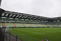 Tribune première.