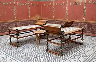 Reconstitution du triclinium d'une villa romaine.