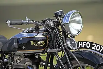 Réservoir d'une 6-1 avec la signature Triumph utilisée depuis le milieu des années 1930.