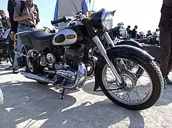 TWN Triumph Boss bicylindre deux temps 350&nbsp;cm3.