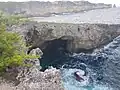 Le trou de madame Coco par la hauteur avec vue sur la pointe du Piton et Le Piton