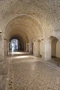 Couloir des sarcophages.