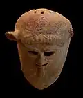 Masque de démon, terre cuite, 0,20&nbsp;m (IIe&nbsp;siècle&nbsp;av. J.-C.).