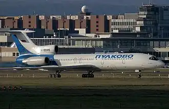 RA-85185, l'appareil impliqué dans l'accident, ici à l'aéroport de Francfort-sur-le-Main en janvier 2004.