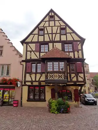 Maison de commerçant (XVIe),1 bis rue du Conseil.