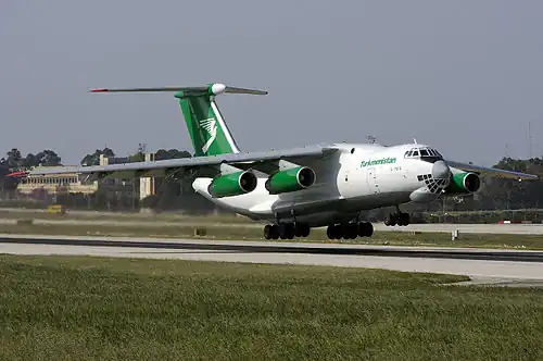Avion Iliouchine Il-76 de Turkmenistan Airlines en avril 2009.