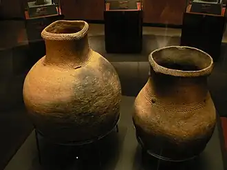 Paire de grandes jarres (silos ?), site d'Uenohara. Kirishima, Kagoshima. Jōmon Archaïque, v. 5&nbsp;500.
