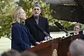 Avec Hillary Clinton, en 2011.