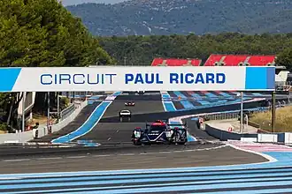L'Oreca 07 de l'écurie United Autosports dans la ligne droite du mistral en 2020.
