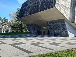 Le bâtiment de l’amphithéâtre Louis Weil sur le campus grenoblois.