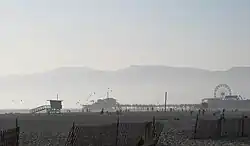 La plage et la jetée, en 2004.