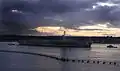 Le porte-avion USS&nbsp;Carl Vinson&nbsp;(CVN-70) au départ de Bremerton.