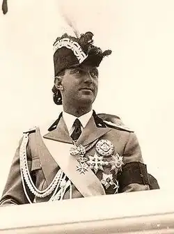 Photographie en noir et blanc d'un militaire portant un bicorne.