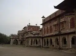 Façade du palais.