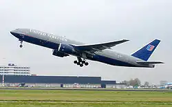 avion au décollage, vue latérale