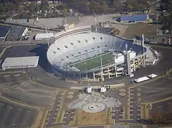 Description de l'image Uom stadium.JPG.