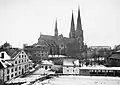 La cathédrale dans les années 1920, avec certains ornements déjà disparus.