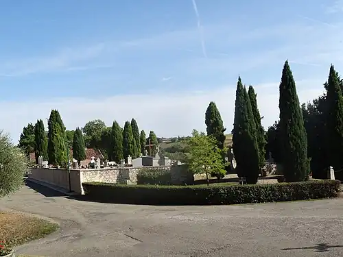 Le cimetière.