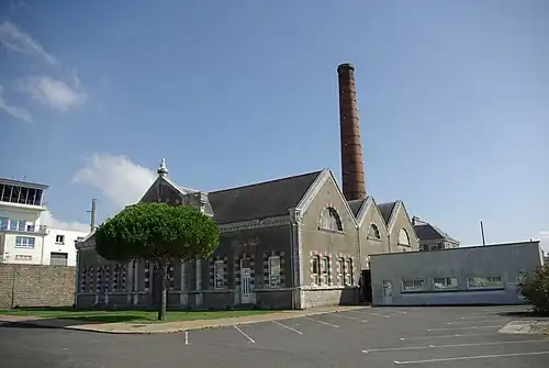 Usine élévatoire, dans le quartier du Petit Maroc.