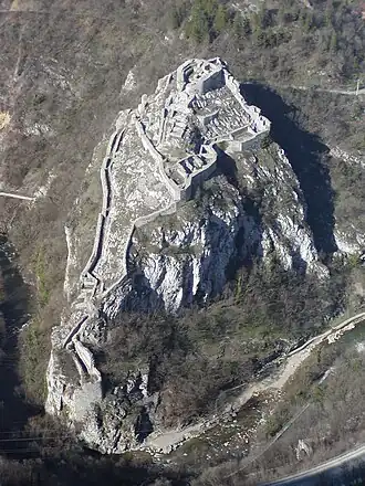 La forteresse de Stari Grad, à Užice (XIIe&nbsp;siècle, Serbie).