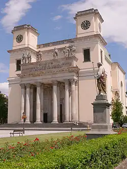 La cathédrale de Vác.