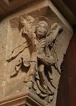 L'Ange à l'olifant (1120–1140).Calcaire, portail sud, piédroit de gauche, chapiteau no p. 7.