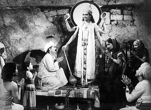 V. Shantaram sous les traits de Vishnou dans Surekha Haran (1921)