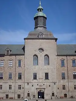 La tour principale contient la chapelle.