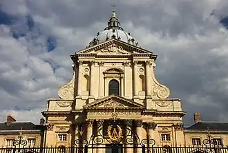 Façade depuis la rue Saint-Jacques.