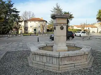 Fontaines.
