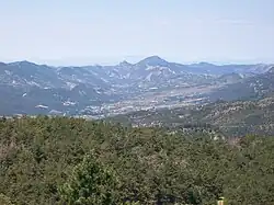 La vallée de l'Ouvèze depuis le col du Perty dans la Drôme.