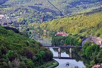 La vallée de la Meuse, entre Bogny-sur-Meuse et Monthermé.