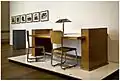Mobilier conçu par Van de Velde pour la 'Boekentoren', montrée lors d'une exposition de Weimar (2013).