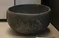 Vase en chlorite inscrit, voué par Ur-Ba'u, fils du marchand Shesh-shesh, sous le règne d'Amar-Sîn (v. 2046-2038 av. J.-C.), Ur III.