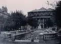 La fontaine du Vater Rhein devant l'opéra, vers 1900.