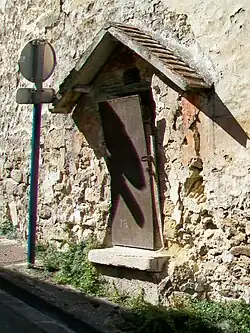 Puits mural.