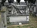 Sarcophage avec drap