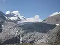 Roches moutonnées récemment mises à jour avec le recul du glacier dell'Adamello en Italie.
