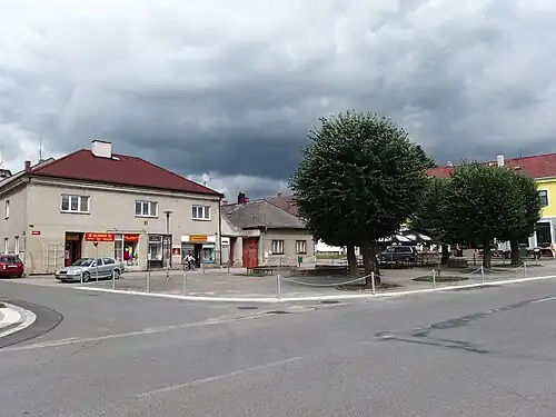 Place centrale.