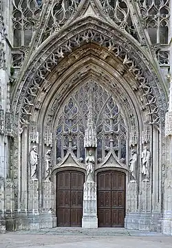 Église abbatiale de la Trinité de Vendôme, attribuée à Jehan de Beauce, en 1506.