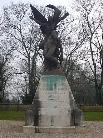 Statue de Rodin. Verdun (Meuse).