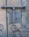 Verrou sur porte d'église, travail de forgeron