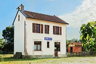 Gare côté cour.