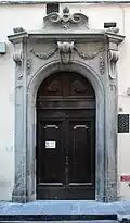 L'entrée des artistes, elle aussi sur la via Ricasoli.